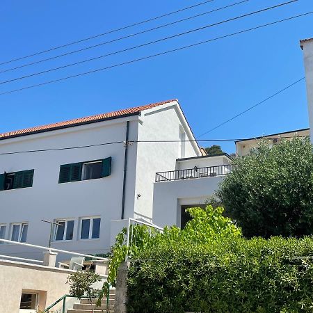 Apartment Simaris - Spacious With Terrace And Sea View Sibenik Luaran gambar