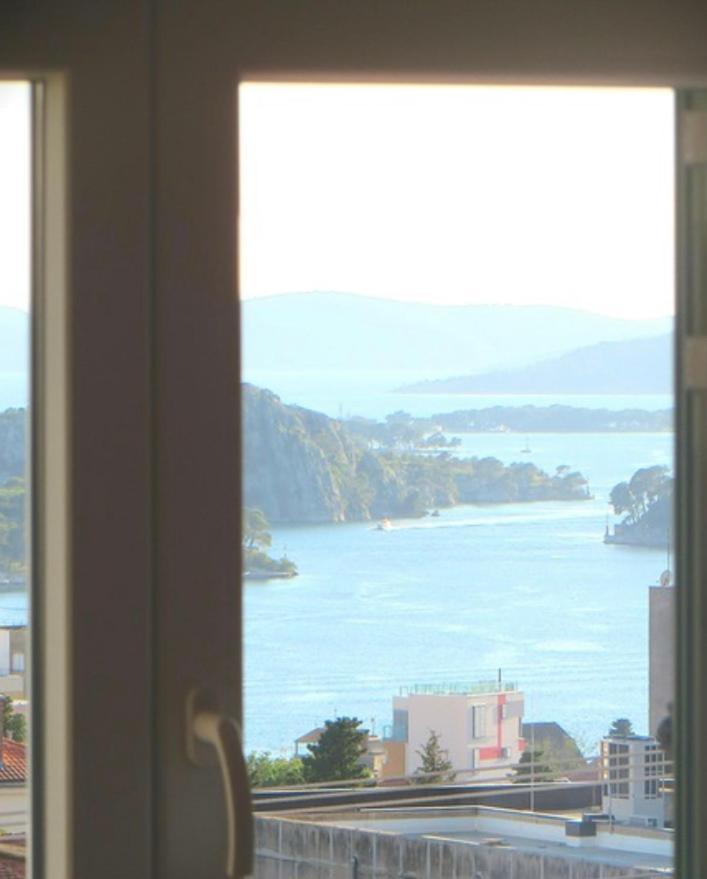 Apartment Simaris - Spacious With Terrace And Sea View Sibenik Luaran gambar