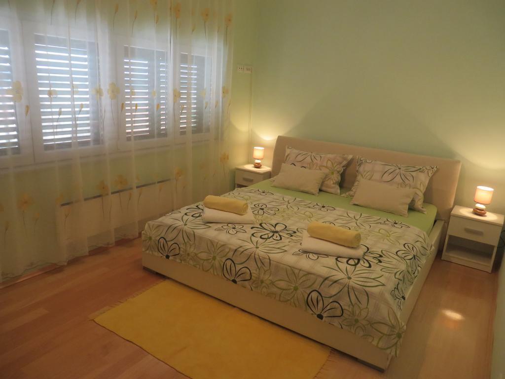 Apartment Simaris - Spacious With Terrace And Sea View Sibenik Luaran gambar