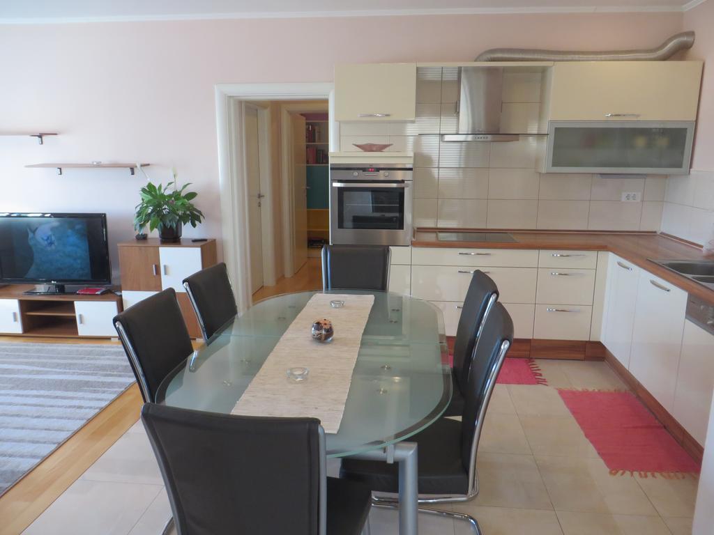 Apartment Simaris - Spacious With Terrace And Sea View Sibenik Luaran gambar