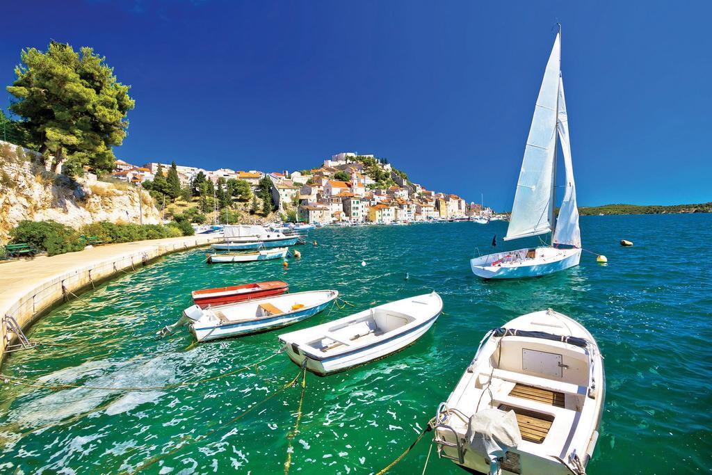 Apartment Simaris - Spacious With Terrace And Sea View Sibenik Luaran gambar