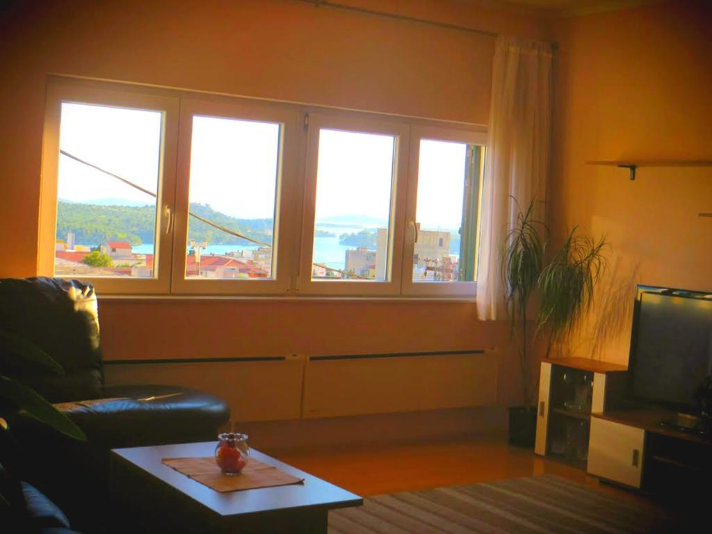 Apartment Simaris - Spacious With Terrace And Sea View Sibenik Luaran gambar
