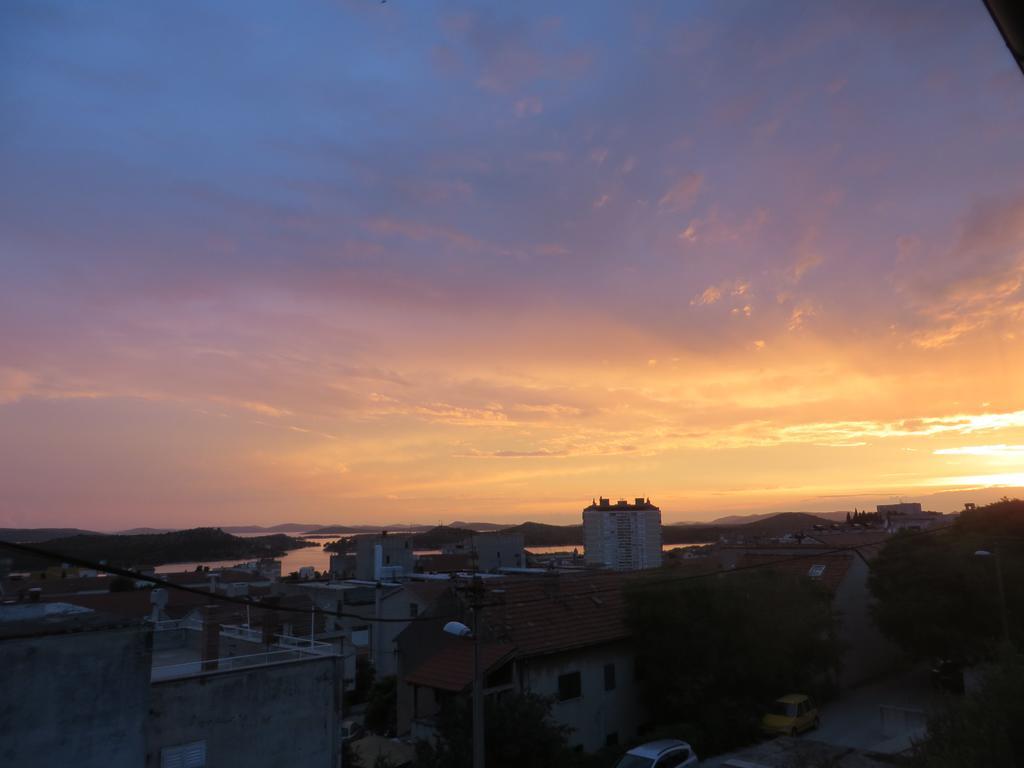 Apartment Simaris - Spacious With Terrace And Sea View Sibenik Luaran gambar