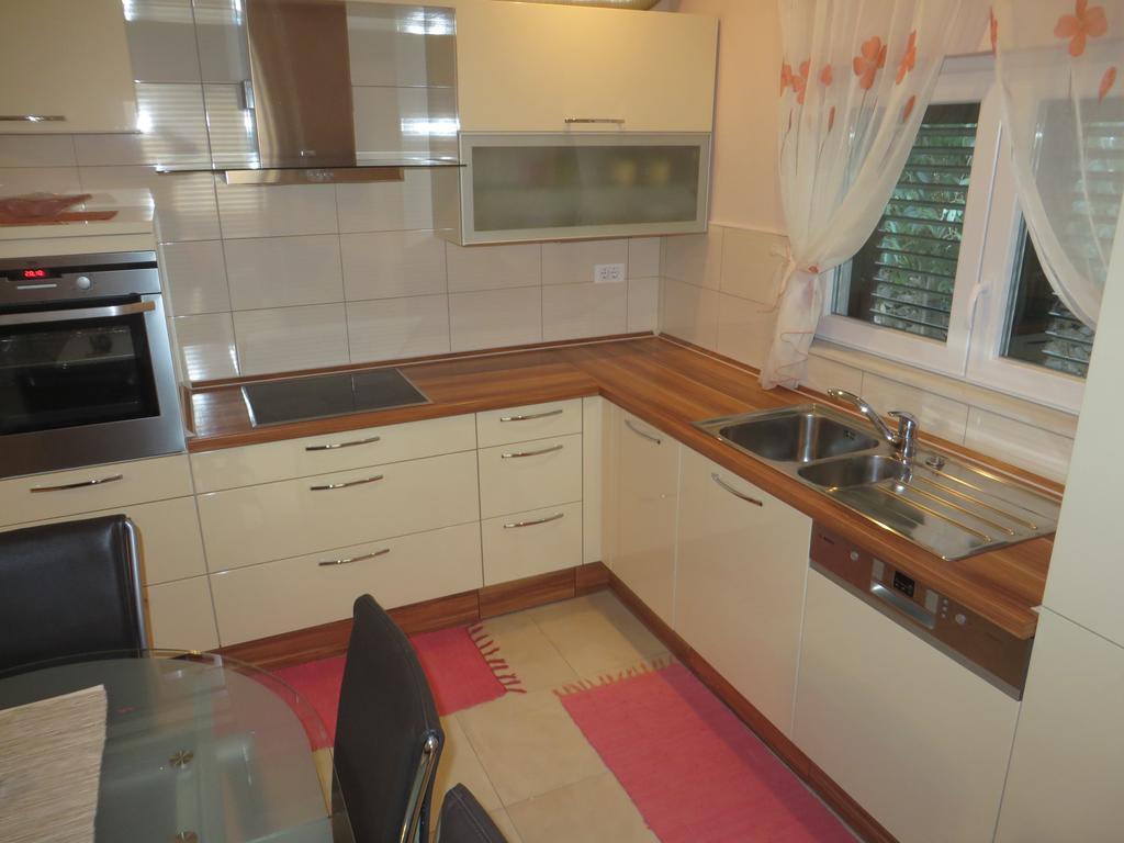 Apartment Simaris - Spacious With Terrace And Sea View Sibenik Luaran gambar