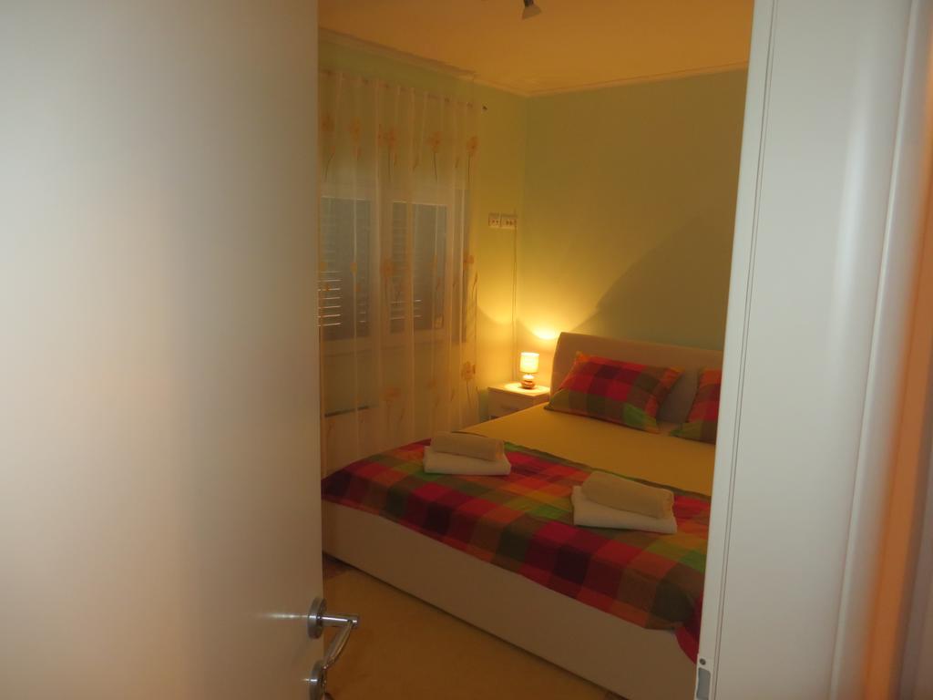 Apartment Simaris - Spacious With Terrace And Sea View Sibenik Luaran gambar